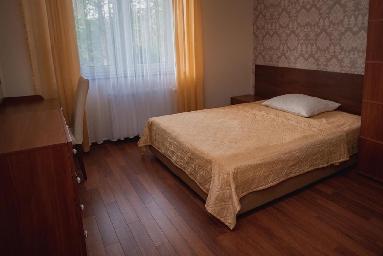 Dworek Debina - Idealny Dla Rodzin I Przyjaciol - Wspolna Sala Do Biesiadowania , Plaza Przyjazna Psom Extérieur photo